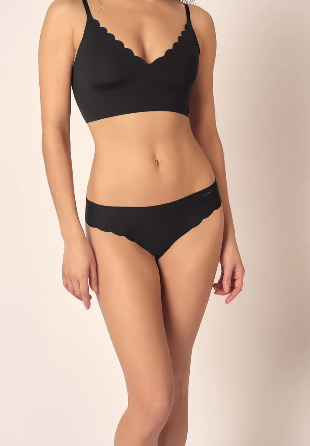 SKINY Basic spodnje hlačke tangice ženske M.Essentials črne